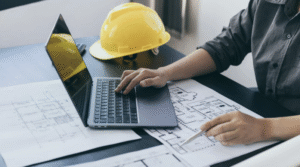 Engenheiro analisando